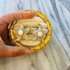 Vintage Arthur Pepper‎ Starfish Earrings Gold Toned Metal Clip On Unsigned